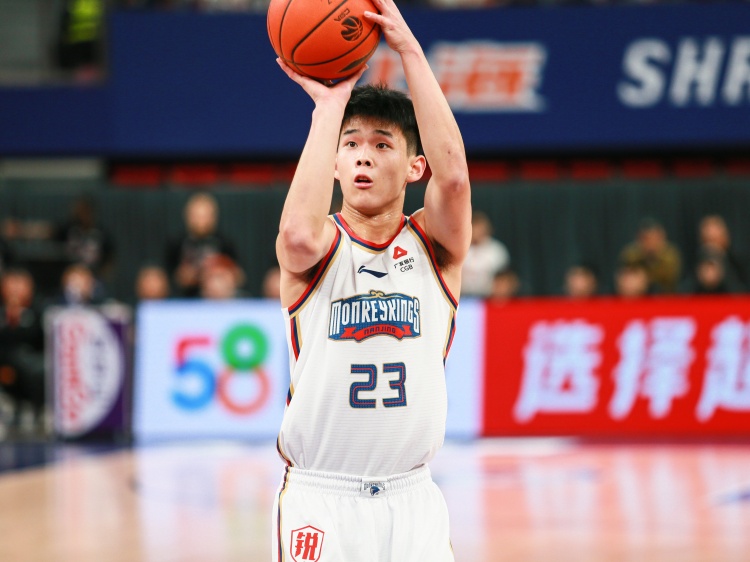  24-25CBA常规赛本土得分Top3：林葳场均21.1分唯一破20 大秋第二